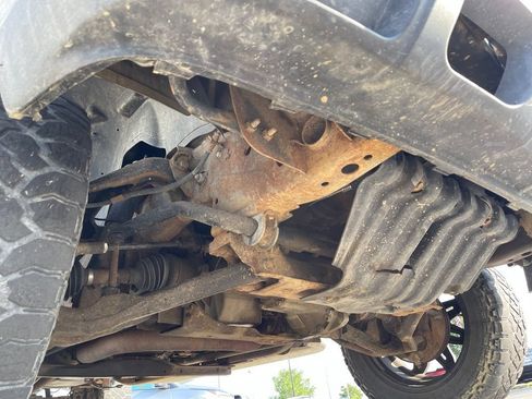 Used 2006 Chevrolet Silverado 2500 LT AWD/4WD image 13
