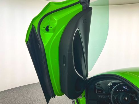 New 2025 McLaren Artura image 34