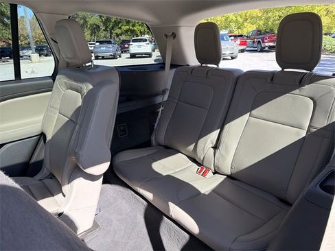 Used 2023 Lincoln Aviator Grand Touring image 24