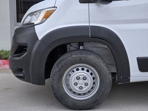 Used 2025 RAM ProMaster 2500 w/ Premium Convenience Group image 8