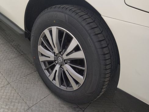 Used 2020 Nissan Pathfinder SV AWD/4WD image 31
