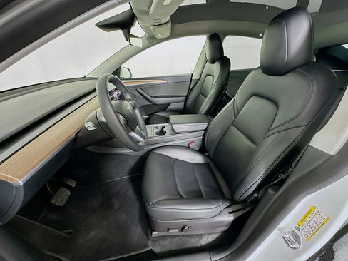 Used 2023 Tesla Model Y Long Range image 13