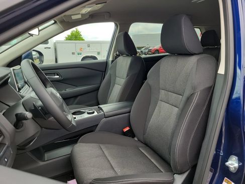 Used 2025 Nissan Rogue SV AWD/4WD image 11