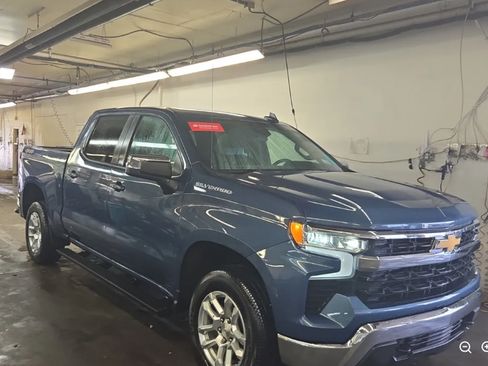 Used 2024 Chevrolet Silverado 1500 LT AWD/4WD image 4