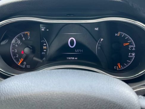 Used 2018 Jeep Grand Cherokee Altitude AWD/4WD image 19