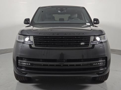 New 2025 Land Rover Range Rover SE image 8