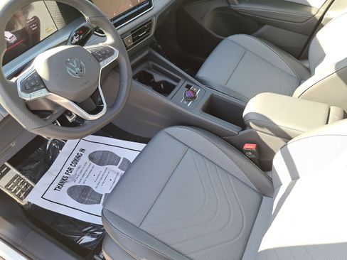 New 2026 Volkswagen Tiguan SE R-Line image 16