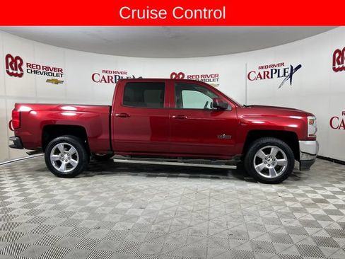 Used 2018 Chevrolet Silverado 1500 LT w/ Texas Edition RWD image 9