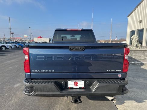 Used 2022 Chevrolet Silverado 2500 Custom w/ Custom Convenience Package image 8