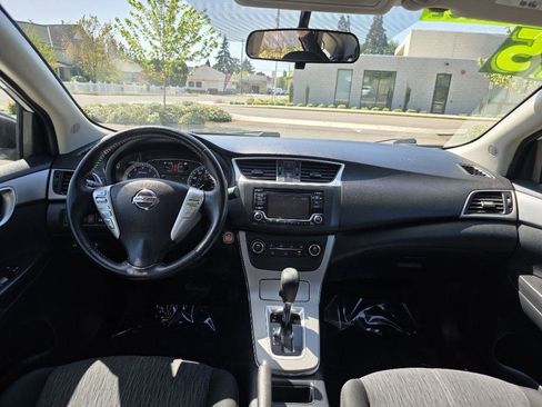 Used 2015 Nissan Sentra SV FWD image 9
