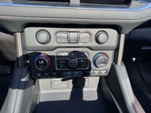 Used 2023 Chevrolet Tahoe High Country AWD/4WD image 32