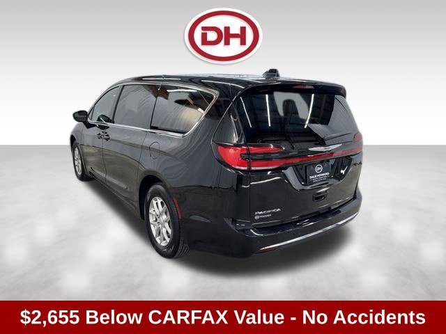Used 2026 Chrysler Pacifica Select FWD image 10