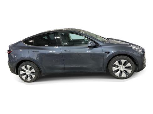 Certified 2023 Tesla Model Y Long Range AWD/4WD image 7