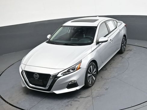 Used 2021 Nissan Altima 2.5 SV w/ SV Premium Package image 33
