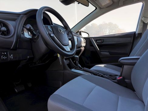 Used 2017 Toyota Corolla L image 13