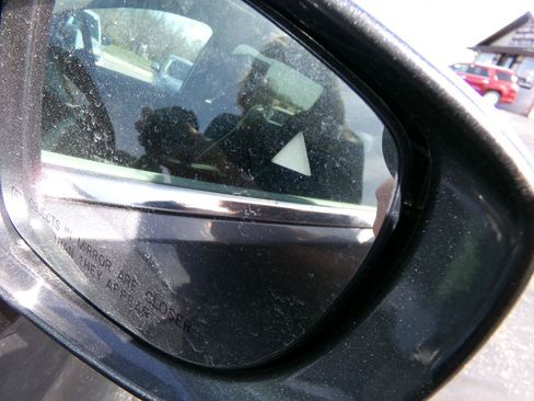 Used 2022 Chrysler Pacifica Limited FWD image 69