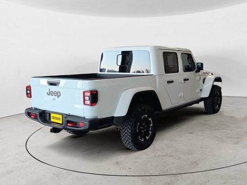 Used 2025 Jeep Gladiator Rubicon AWD/4WD image 5