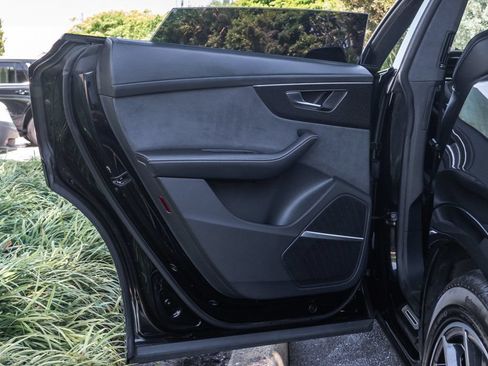 Used 2023 Audi SQ8 Prestige AWD/4WD image 32