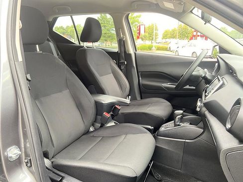 Used 2024 Nissan Kicks S FWD image 17