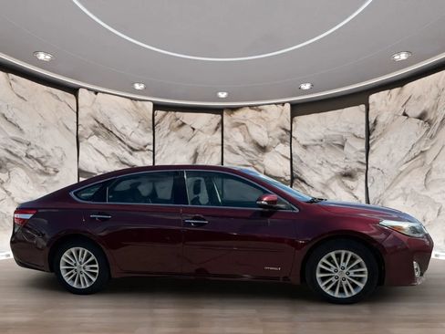 Used 2015 Toyota Avalon XLE Premium FWD image 3