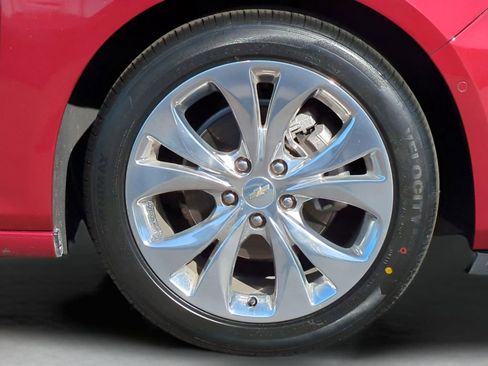 Used 2018 Chevrolet Malibu Premier w/ Driver Confidence Package image 10