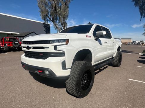Used 2020 Chevrolet Silverado 1500 LT Trail Boss image 2