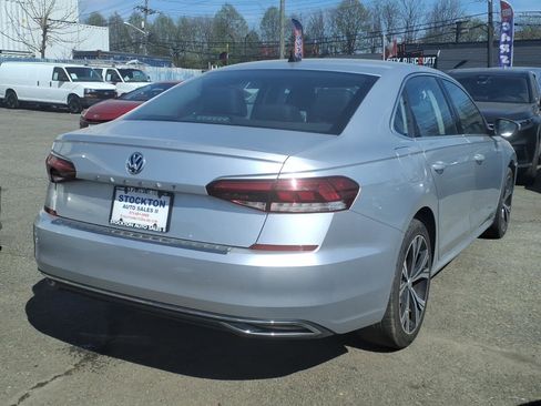 Used 2021 Volkswagen Passat 2.0T SE image 6