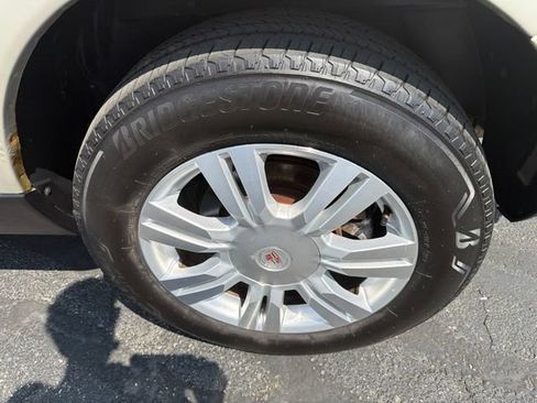 Used 2014 Cadillac SRX Luxury w/ Driver Awareness Package AWD/4WD image 27