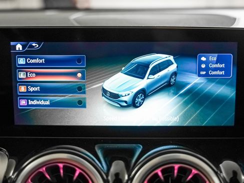 Certified 2024 Mercedes-Benz EQB 300 4MATIC image 20