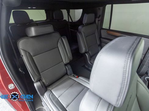 Used 2025 GMC Yukon XL Denali w/ Sun & Power Step Package AWD/4WD image 36