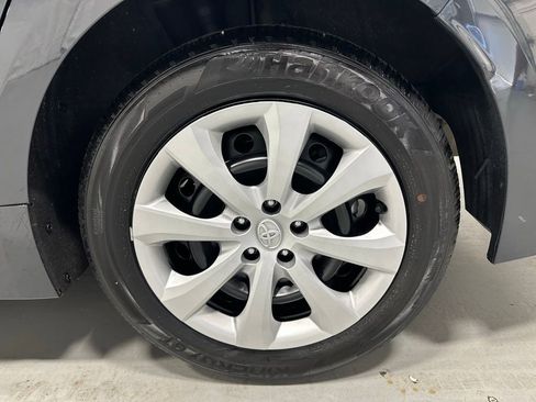 Used 2025 Toyota Corolla LE FWD image 63