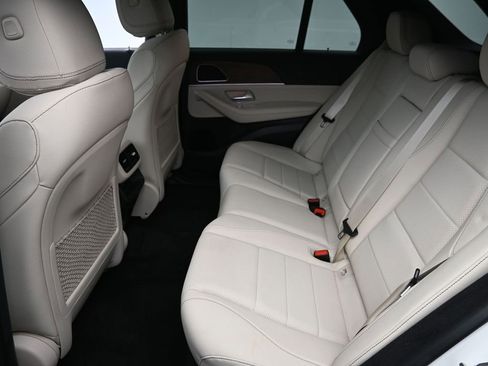 Used 2025 Mercedes-Benz GLE 350 4MATIC image 7