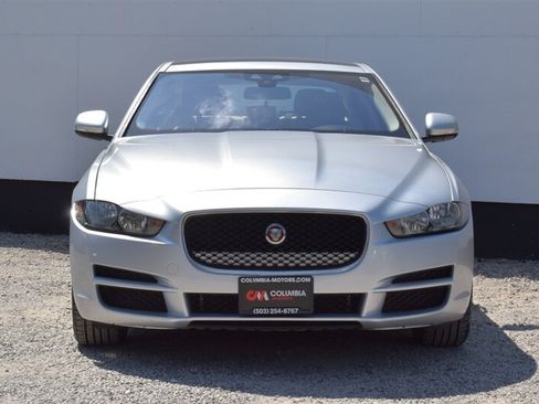 Used 2017 Jaguar XE Premium RWD image 7
