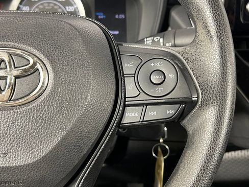Used 2021 Toyota Corolla LE image 10