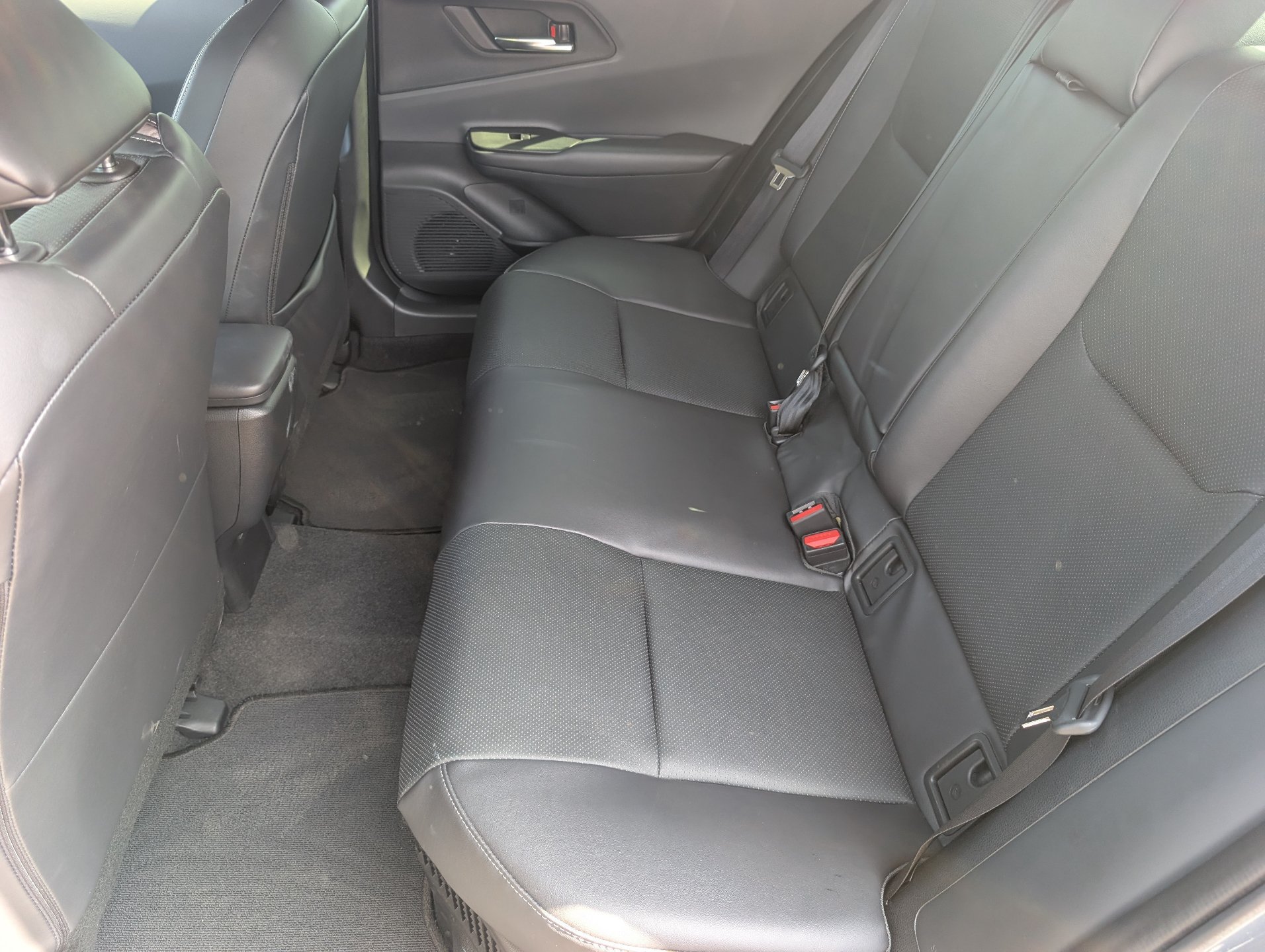 Used 2024 Toyota Prius XLE FWD image 16