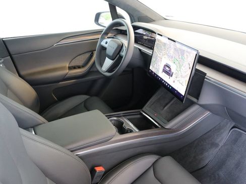 Used 2024 Tesla Model X AWD/4WD image 41