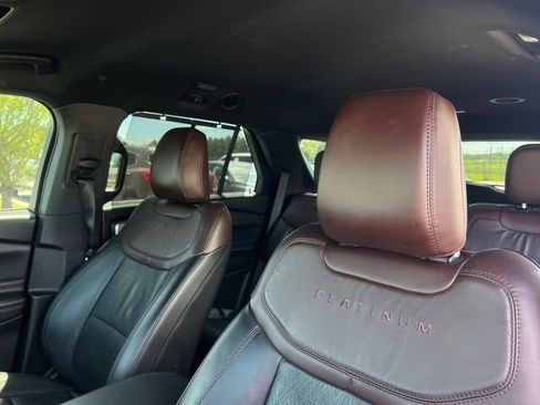 Used 2022 Ford Explorer Platinum w/ Technology Package AWD/4WD image 14