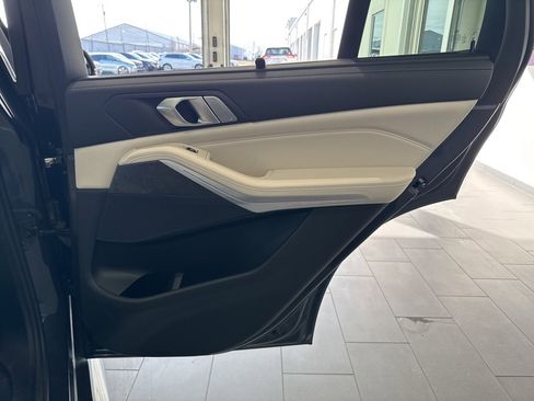 Used 2022 BMW X5 xDrive40i w/ M Sport Package image 50