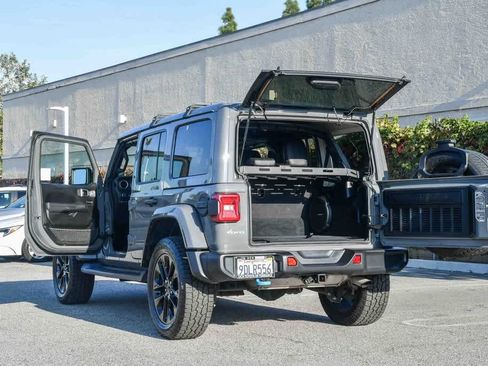 Used 2023 Jeep Wrangler Sahara image 32