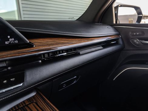 Used 2024 Cadillac Escalade Luxury RWD image 27