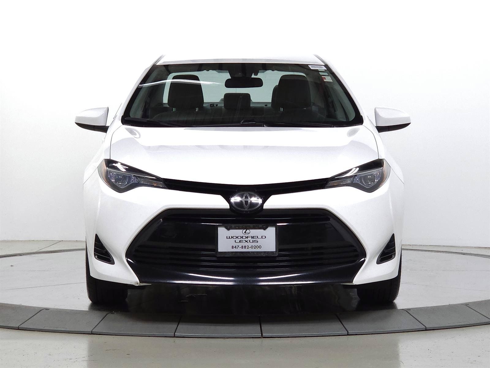 Used 2018 Toyota Corolla LE FWD image 2
