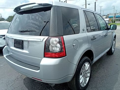 Used 2011 Land Rover LR2 HSE AWD/4WD image 5