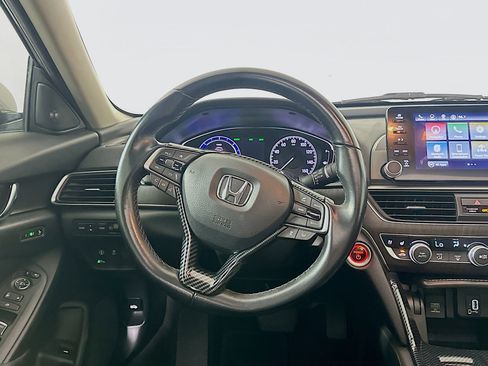 Used 2020 Honda Accord Touring image 18