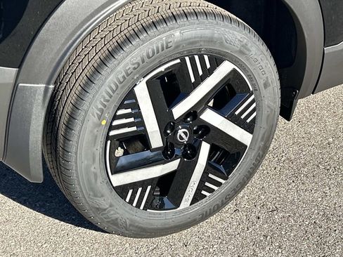 New 2026 Nissan Kicks SV w/ SV Premium Package FWD image 11