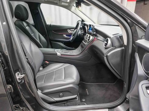 Certified 2022 Mercedes-Benz GLC 300 image 22