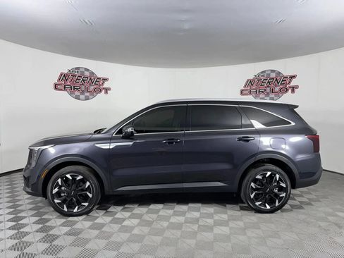 Used 2025 Kia Sorento EX AWD/4WD image 4