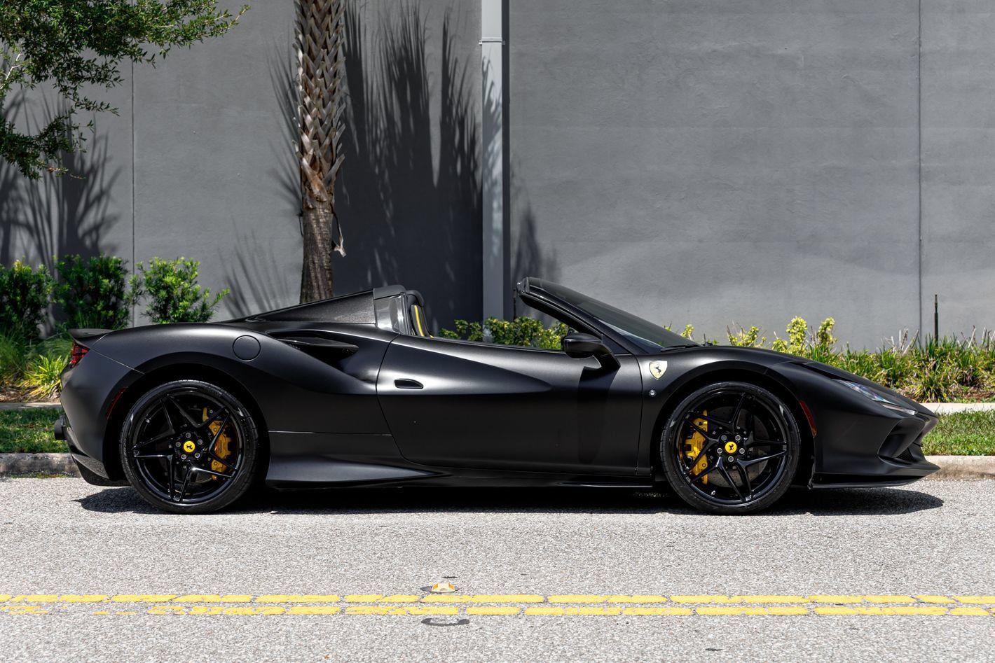 Used 2022 Ferrari F8 Tributo RWD image 10