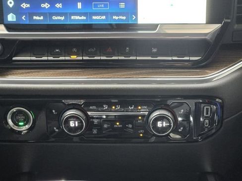 Used 2023 Chevrolet Silverado 1500 LT RWD image 20