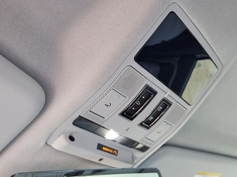 New 2026 Land Rover Defender 110 OCTA image 26