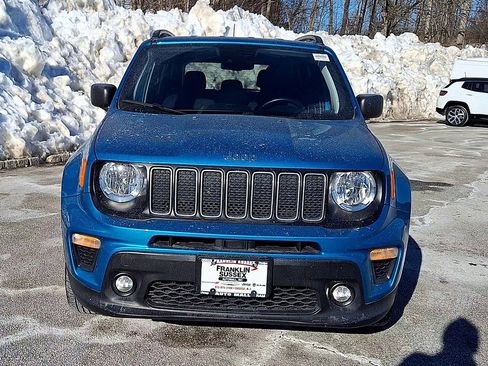 Certified 2022 Jeep Renegade Latitude w/ Convenience Group image 3